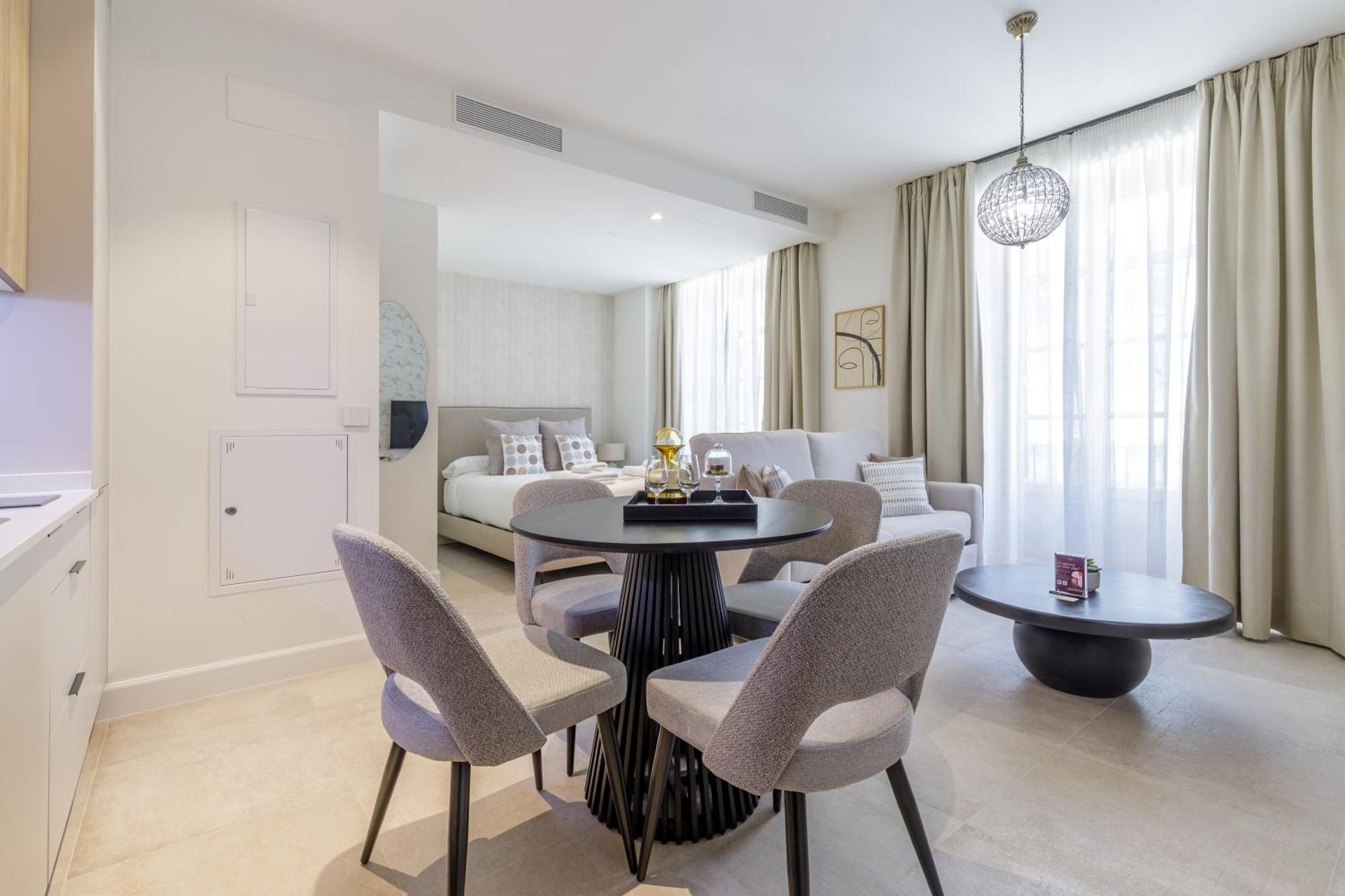 Plaza Del Siglo Suites & Boutique Apartments By Caleta Homes Malaga Bagian luar foto